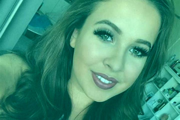Mia, 32, a auburn amber-eyed mediterranean companion based in Ben Cau. Offering Party Girl, BDSM, Dinner Date. Available for incall and outcall, day and even...
