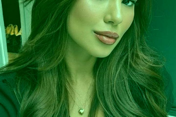 Mia, 32, a chestnut brown-eyed latina companion based in Corsept. Offering Roleplay, Deep French Kissing, Massage, Travel Companion. Available for incall and...