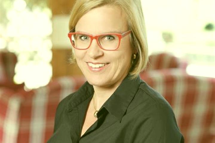 Mia, 32 — Escort in Langenenslingen, Germany