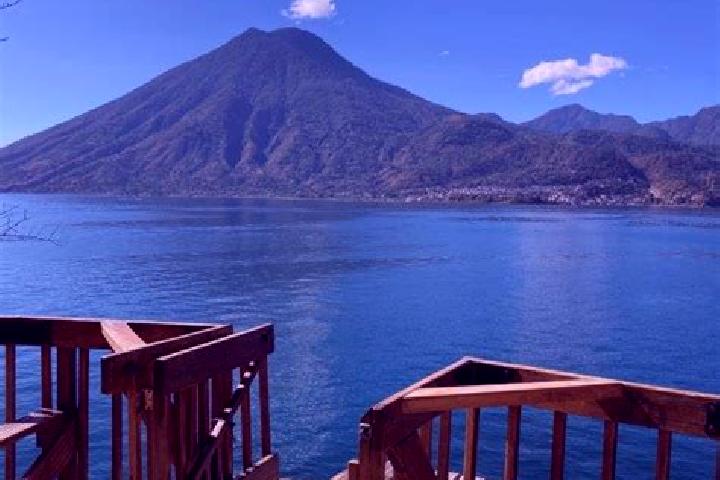 Mia, 32 — Escort in San Marcos La Laguna, Guatemala