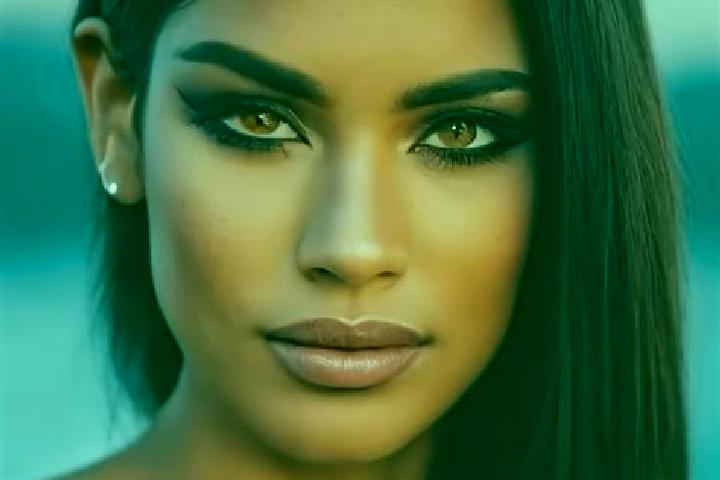 Mia, 33, a chestnut amber-eyed latina companion based in Treglwang. Offering Duos, Travel Companion, Couples. Available for incall and outcall, overnight boo...