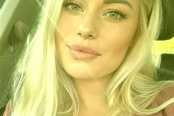 Mia, 34, a blonde hazel-eyed mediterranean companion based in Gansing. Offering Massage, Erotic Massage, Roleplay, Travel Companion. Available for incall and...