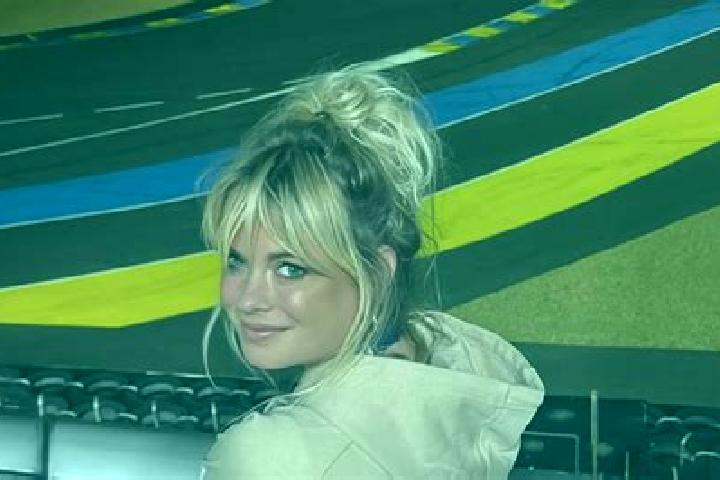 Mia, 34 — Escort in IJsselmuiden, Netherlands
