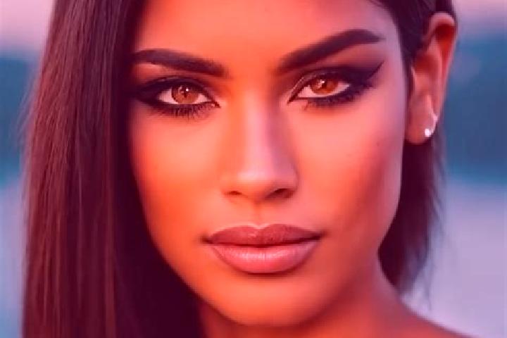 Mia, 35, a auburn amber-eyed latina companion based in Esme. Offering Erotic Massage, Dinner Date, Prostate Massage, CIM, 69. Available for incall and outcal...