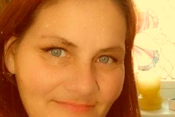 Mia, 35, a red dark-eyed caucasian companion based in Toba. Offering Dinner Date, Travel Companion, GFE, 69. Available for incall and outcall, day and evenin...