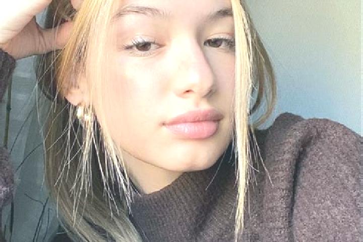 Mia, 36, a blonde brown-eyed middle eastern companion based in Sanza. Offering 69, GFE, Erotic Massage, Roleplay. Available for incall and outcall, day and e...