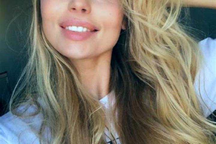Mia, 36, a blonde brown-eyed mixed companion based in Hartland. Offering Domination, Striptease, Dinner Date, GFE, Travel Companion. Available for incall and...