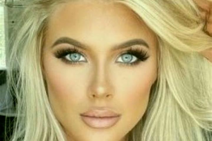 Mia, 36, a platinum blonde amber-eyed european companion based in Telolotla. Offering Erotic Massage, Prostate Massage, Massage, Girlfriend Experience. Avail...