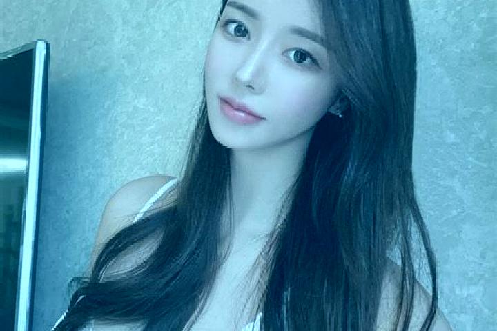 Mia, 36 — Escort in Zhaizigou, China