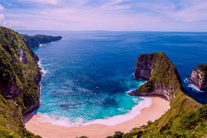 Mia, 37 — Escort in Gunungkawung, Indonesia
