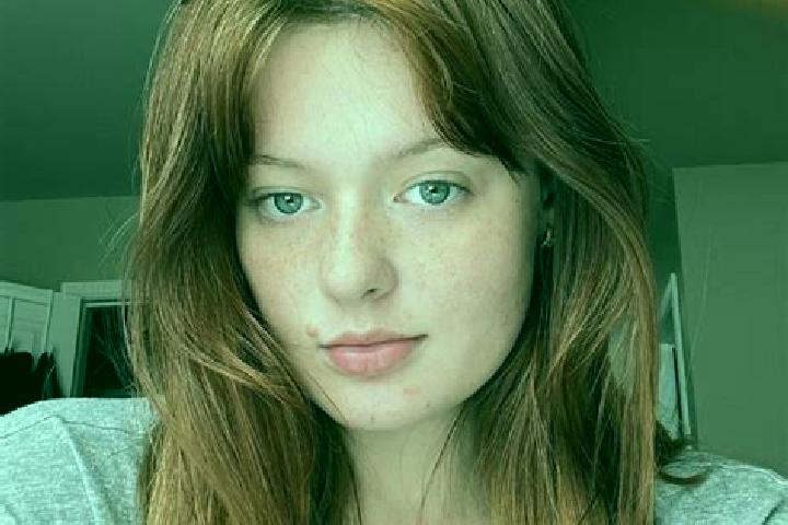 Mia, 38, a auburn brown-eyed caucasian companion based in Sabareni. Offering Girlfriend Experience, Massage, Deep French Kissing. Available for incall and ou...