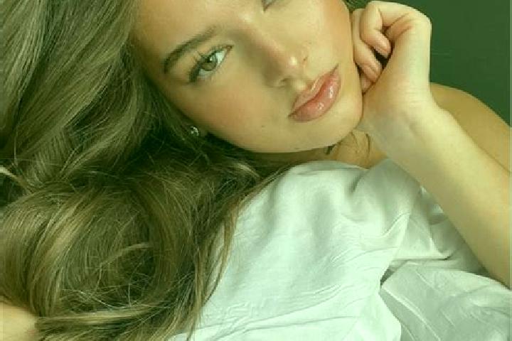 Mia, 38, a chestnut blue-eyed latina companion based in Pouldreuzic. Offering Party Girl, Tantra, BDSM, Deep French Kissing, Massage. Available for incall an...