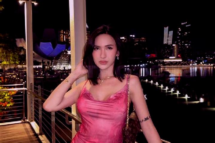 Mia, 39 — Escort in Petworth, United States