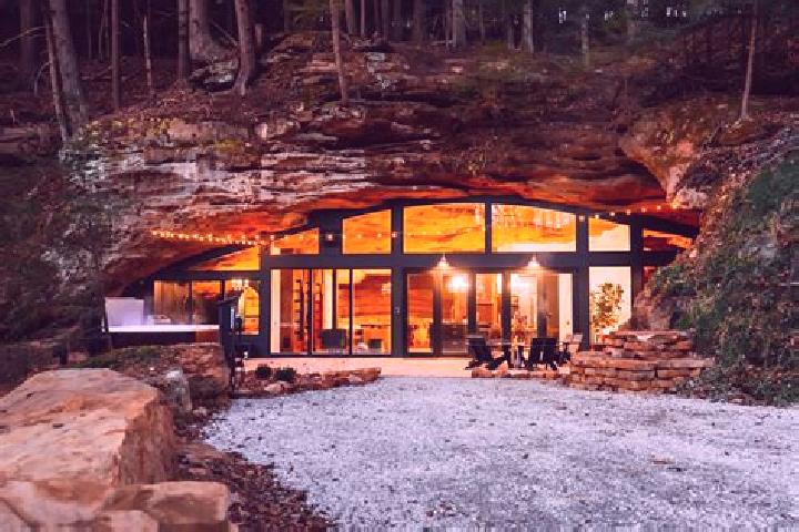 Mila, 20, a auburn brown-eyed european companion based in Caves. Offering Overnight, Roleplay, Couples, Massage. Available for incall and outcall, day and ev...