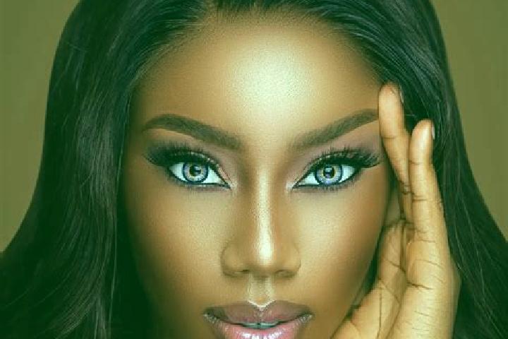 Mila, 21, a red blue-eyed ebony companion based in Ello. Offering Dinner Date, Domination, Prostate Massage. Available for incall and outcall, day and evenin...