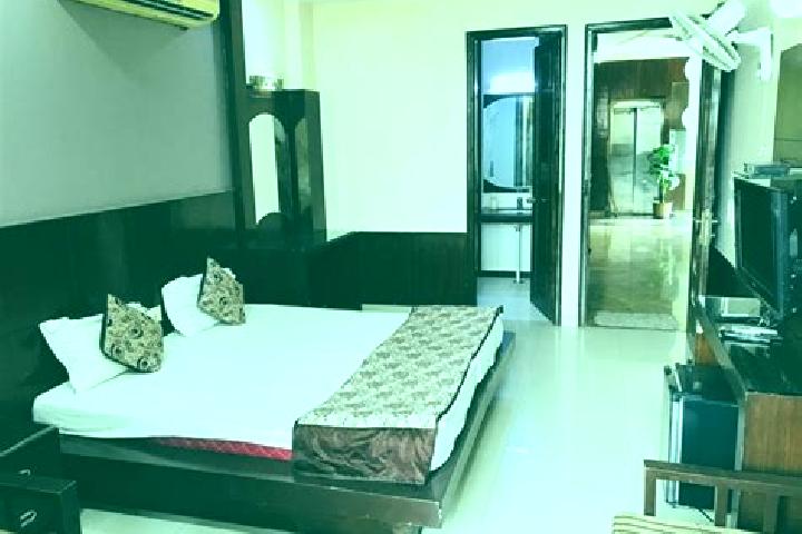 Mila, 21 — Escort in Karanpur, India
