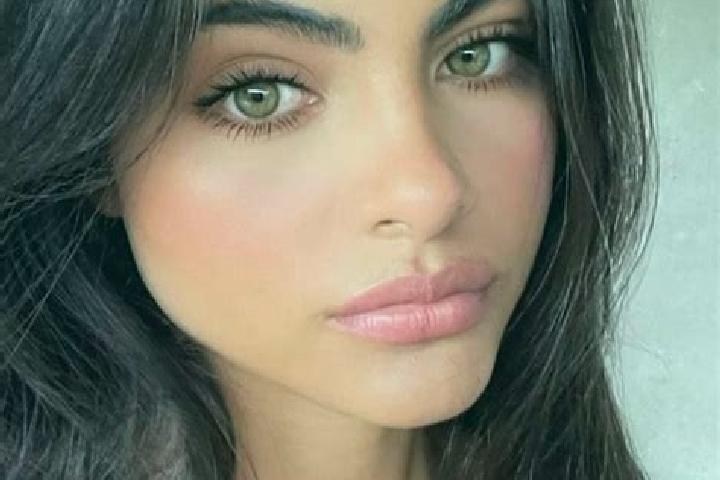 Mila, 22, a brunette hazel-eyed caribbean companion based in Aguas Blancas. Offering CIM, OWO, Tantra, Domination, Massage. Available for incall and outcall,...
