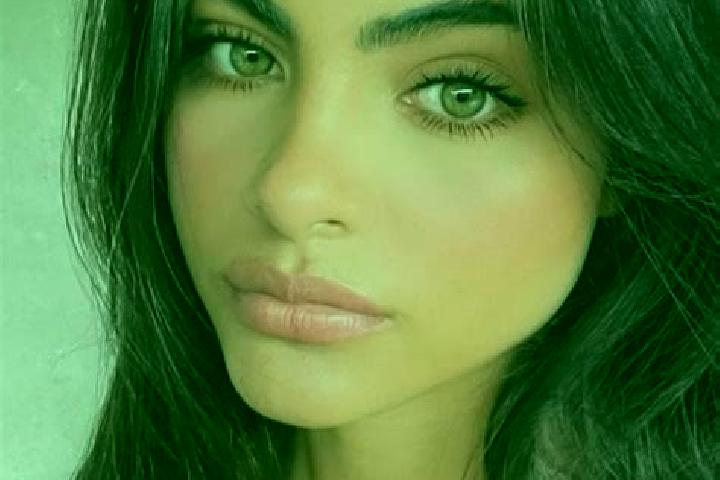 Mila, 23, a black grey-eyed indian companion based in Kirkconnel. Offering Tantra, Couples, Prostate Massage. Available for incall and outcall, day and eveni...