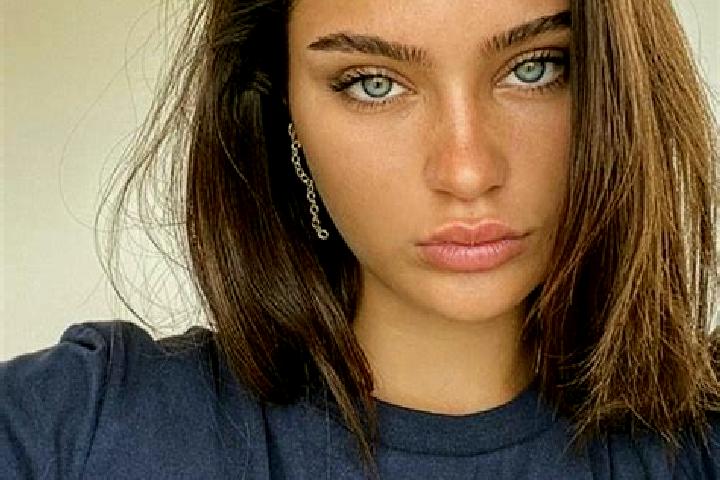 Mila, 24, a brunette dark-eyed european companion based in Maiori. Offering Couples, Dinner Date, Erotic Massage, Roleplay. Available for incall and outcall,...