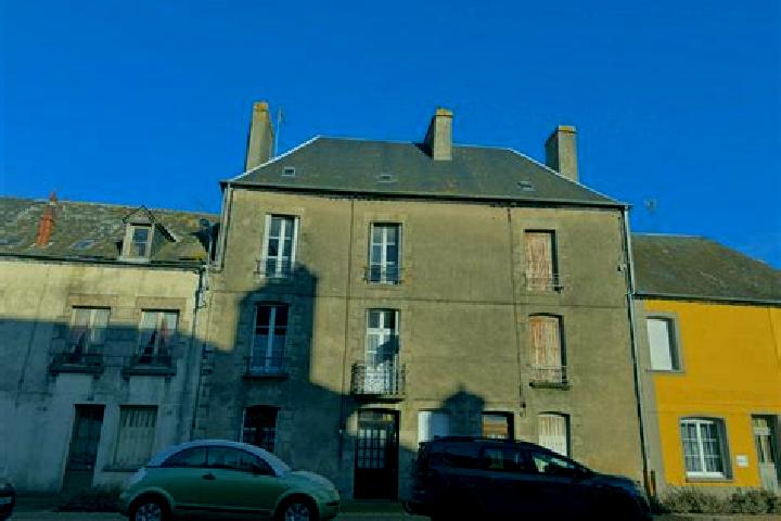 Mila, 24 — Escort in Pre-en-Pail, France