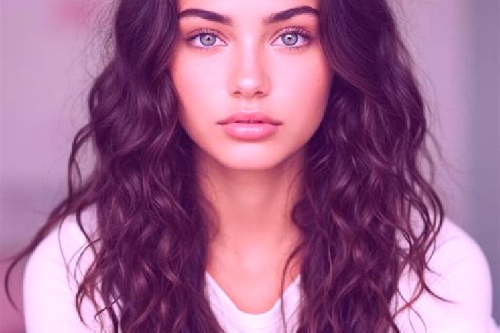 Mila, 27, a brunette dark-eyed mediterranean companion based in Kaladhungi. Offering Domination, Couples, Girlfriend Experience, Prostate Massage, Travel Com...