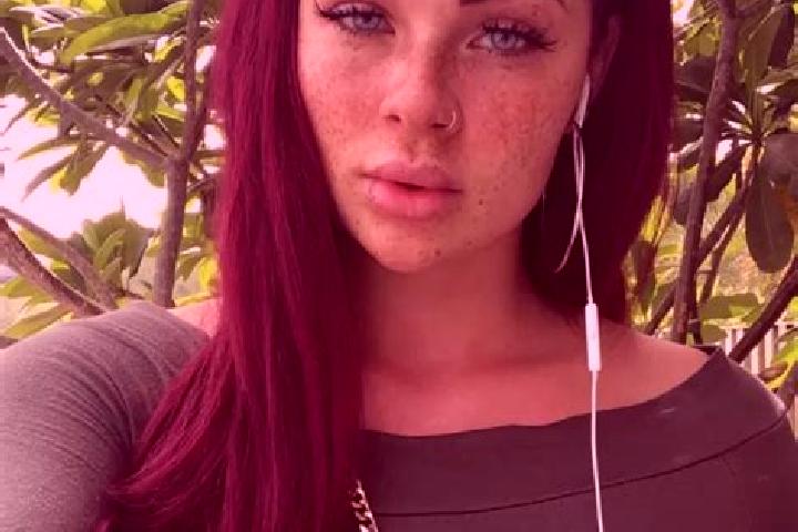 Mila, 30, a auburn brown-eyed mediterranean companion based in Ceglie del Campo. Offering OWO, Duos, Striptease. Available for incall and outcall, day and ev...
