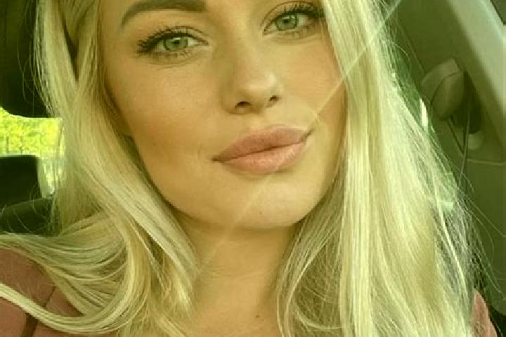 Mila, 30, a blonde hazel-eyed caribbean companion based in Finisterre. Offering Tantra, Domination, Couples, BDSM, Massage. Available for incall and outcall,...