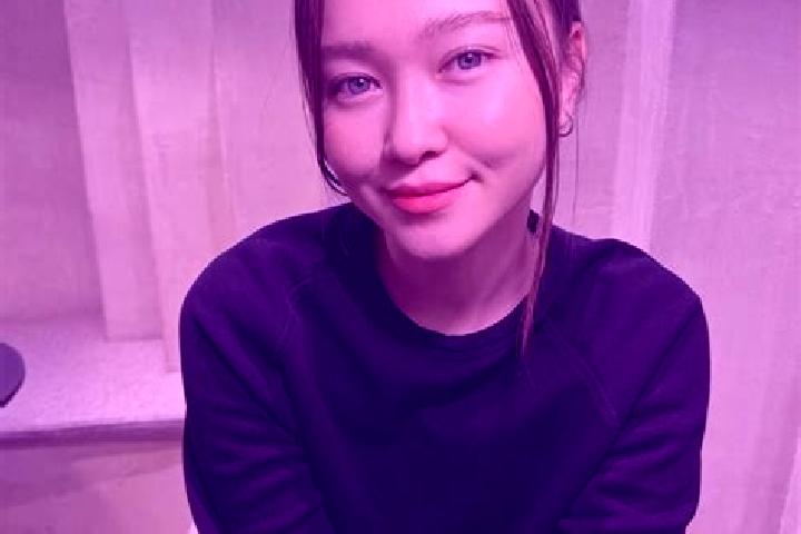 Mila, 31, a black blue-eyed asian companion based in Preserje pri Radomljah. Offering CIM, Couples, BDSM. Available for incall and outcall, day and evening d...