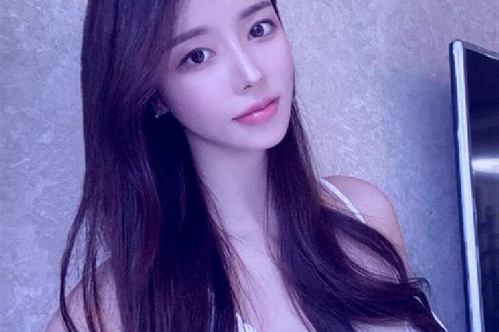 Mila, 31 — Escort in Sarangmeduro, Indonesia