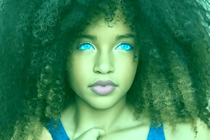 Mila, 32, a black blue-eyed ebony companion based in Carabayllo. Offering Dinner Date, Tantra, GFE. Available for incall and outcall, day and evening dates.