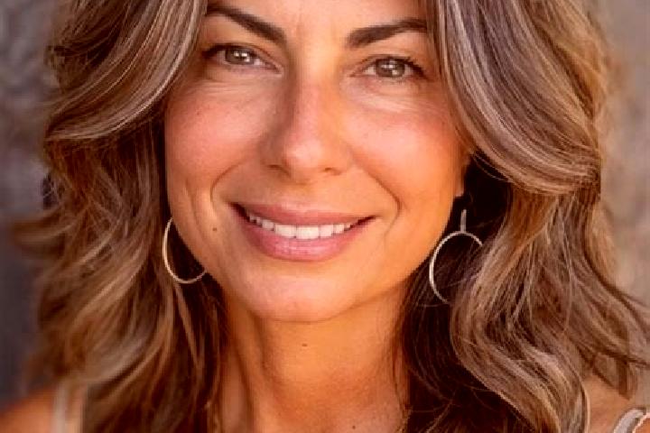 Mila, 32, a brunette grey-eyed middle eastern companion based in Bargteheide. Offering Girlfriend Experience, Party Girl, Couples, Massage, Prostate Massage....