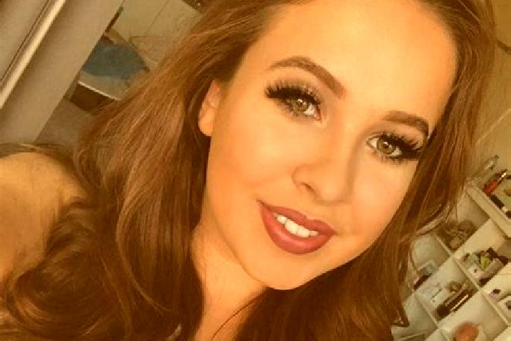 Mila, 33, a auburn amber-eyed mixed companion based in To. Offering Fetish, Massage, Dinner Date. Available for incall and outcall, day and evening dates.