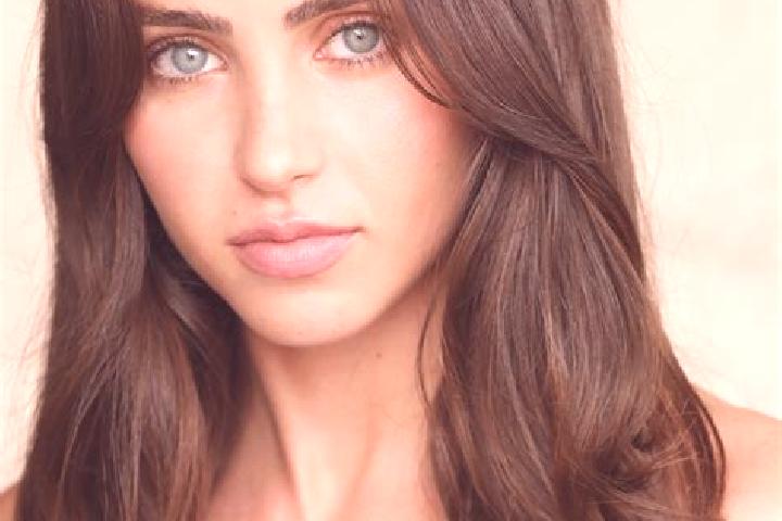 Mila, 33, a auburn brown-eyed mixed companion based in Medellin. Offering A-Level, Roleplay. Available for incall and outcall, day and evening dates.
