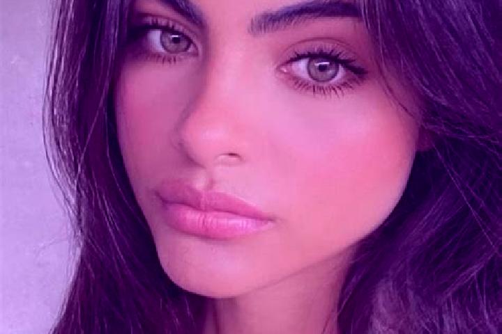 Mila, 33, a black hazel-eyed middle eastern companion based in Libas. Offering Massage, Prostate Massage, Striptease, Party Girl. Available for incall and ou...