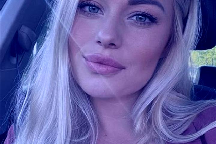 Mila, 33, a blonde hazel-eyed slavic companion based in Colonia Tarnava. Offering Prostate Massage, Fetish, BDSM, Girlfriend Experience. Available for incall...