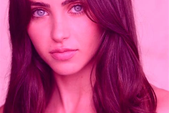 Mila, 33, a brunette brown-eyed ebony companion based in Corbii Mari. Offering Dinner Date, Duos, CIM. Available for incall and outcall, day and evening dates.