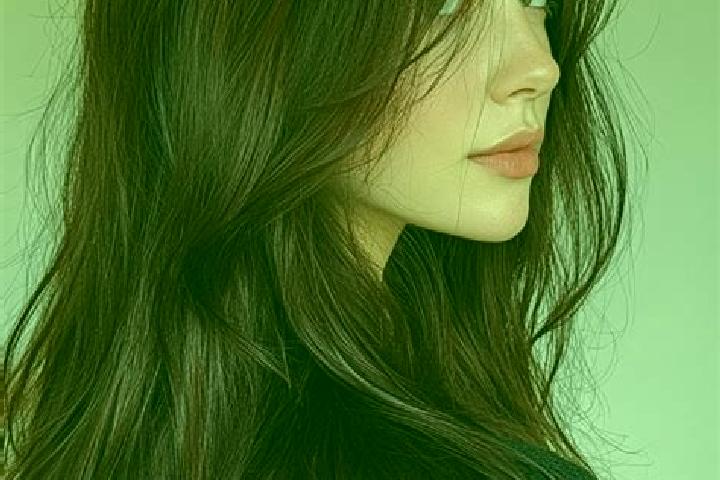 Mila, 34, a auburn brown-eyed caucasian companion based in Sakti. Offering Party Girl, Tantra. Available for incall and outcall, day and evening dates.