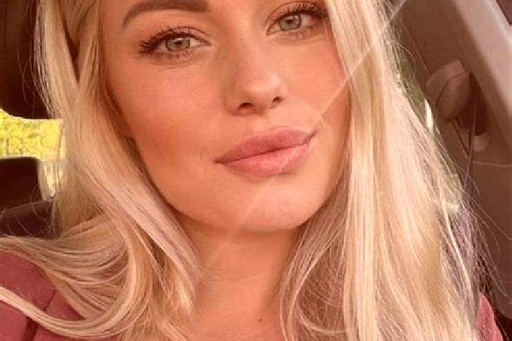 Mila, 35, a blonde hazel-eyed caribbean companion based in Fourqueux. Offering Girlfriend Experience, Deep French Kissing, Couples, A-Level, GFE. Available f...