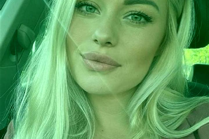Mila, 36, a blonde hazel-eyed european companion based in Ternate. Offering BDSM, Travel Companion, Erotic Massage. Available for incall and outcall, day and...