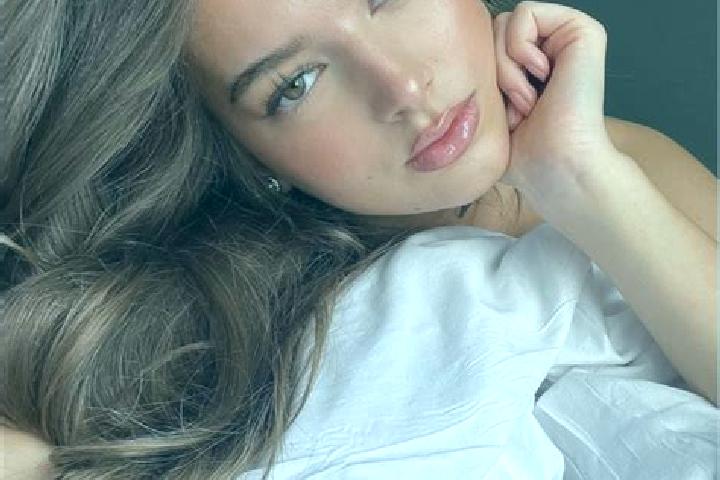 Mila, 36, a chestnut hazel-eyed caribbean companion based in Dobrodzien. Offering Duos, 69, Deep French Kissing. Available for incall and outcall, day and ev...