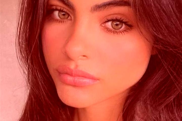 Mila, 36, a red green-eyed indian companion based in Kattanam. Offering BDSM, A-Level, CIM, Couples. Available for incall and outcall, day and evening dates.