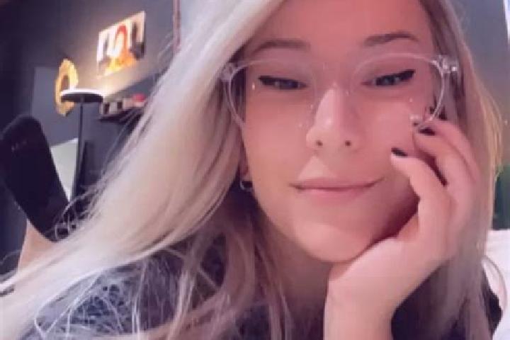 Mila, 38, a blonde grey-eyed asian companion based in Soucieu-en-Jarrest. Offering Girlfriend Experience, Deep French Kissing, Dinner Date, Tantra. Available...