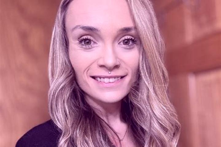 Mila, 38 — Escort in Girard, United States