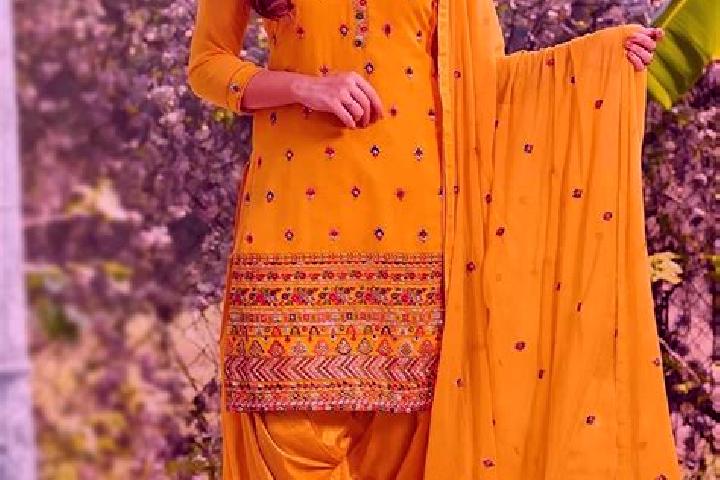 Mila, 38 — Escort in Patiali, India