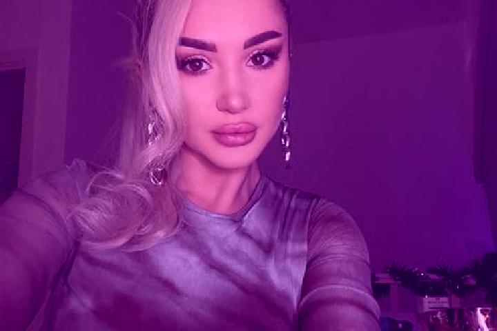 Mila, 39, a blonde dark-eyed middle eastern companion based in Montoldre. Offering CIM, GFE, Striptease, BDSM. Available for incall and outcall, day and even...