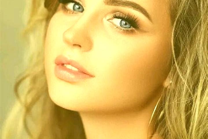 Mila, 39, a dark blonde blue-eyed mediterranean companion based in Pallarenda. Offering A-Level, Striptease, Erotic Massage, BDSM. Available for incall and o...