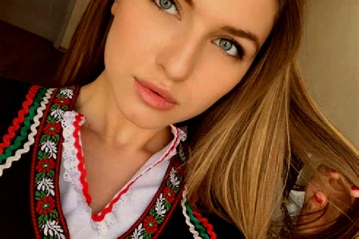 Mila, 39, a dark blonde green-eyed slavic companion based in Tatarka. Offering Dinner Date, Massage, Deep French Kissing, CIM. Available for incall and outca...