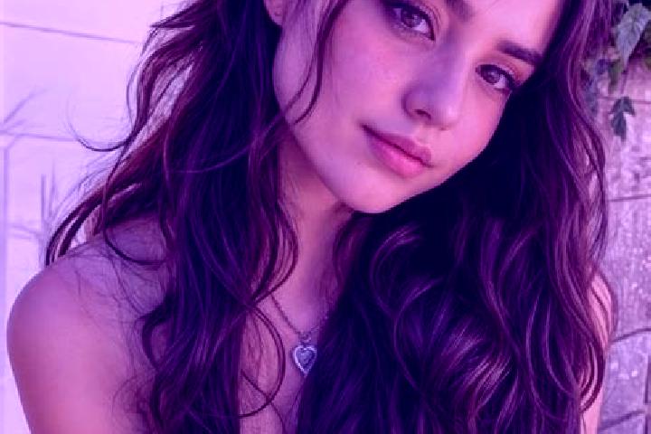 Naomi, 20, a auburn hazel-eyed middle eastern companion based in Triunfo Potiguar. Offering Prostate Massage, OWO, Duos. Available for incall and outcall, da...