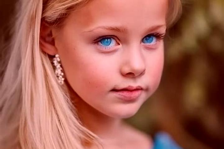 Naomi, 20, a blonde blue-eyed caucasian companion based in Saelices el Chico. Offering GFE, Travel Companion, Fetish, Striptease. Available for incall and ou...