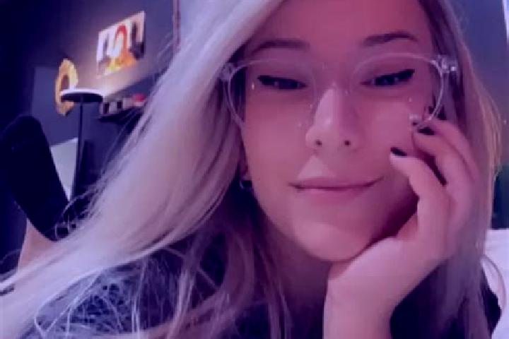 Naomi, 20, a blonde grey-eyed latina companion based in Vals-pres-le-Puy. Offering Striptease, Prostate Massage, GFE. Available for incall and outcall, day a...